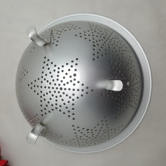 Vintage Seven Star Aluminum Colander - Picture 3 of 12